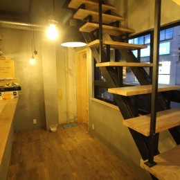 Café＆Bar (階段２)
