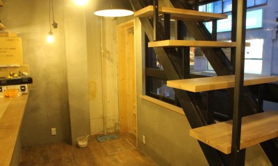 Café＆Bar (階段２)