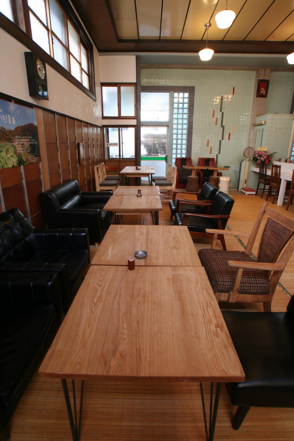 【茨木市 店舗】築50年の銭湯をcaféにリノベーション (店内２)