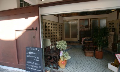 【茨木市 店舗】築50年の銭湯をcaféにリノベーション (正面入口)