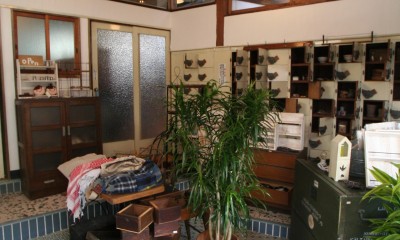 【茨木市 店舗】築50年の銭湯をcaféにリノベーション (玄関入口)
