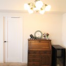 お気に入りの家具に合わせて、お家まるごとスタイルアップの写真 ドアもクラシカルなスタイルに