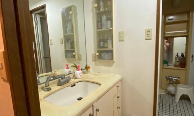 お気に入りの家具に合わせて、お家まるごとスタイルアップ (20年前の洗面台がホテルのような洗面台に大変身！)