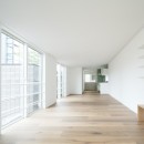 駒沢の家〜真っ白で明るいシンプルな家〜の写真 LDK