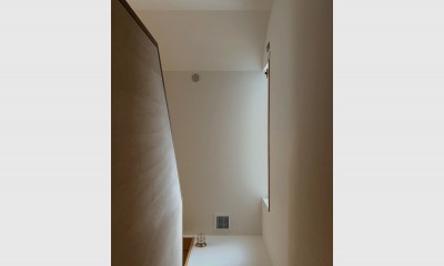 階段｜名古屋の家１（対峙しない家）