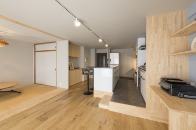 L型の一体空間 LDK+和室 (L -キッチンが主役の部分リノベーション-)