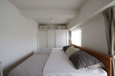 寝室 (影光のヴィンテージ ～光のグラデーションで導く新しい住まい)