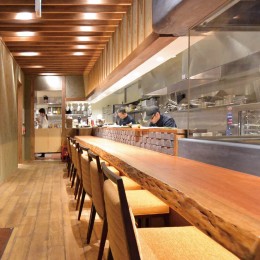 飲食店舗　全面リノベーション　(大阪市西区) (オープンキッチンなので調理器具の配置やカウンター席からの見え方も重要です。)