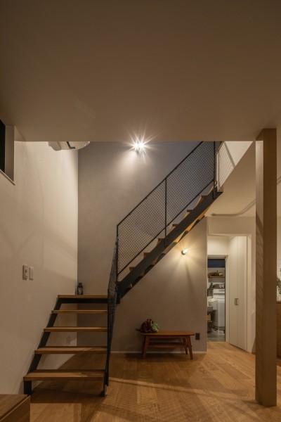 リビング階段 (３階建ての家～２階リビングの暮らし～)