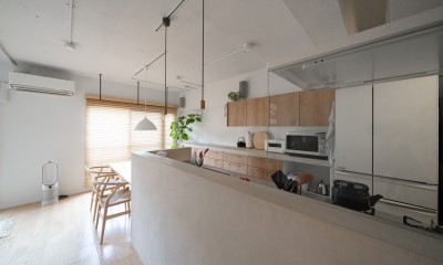 キッチン｜木材と白を基調とした、ナチュラルリノベーション