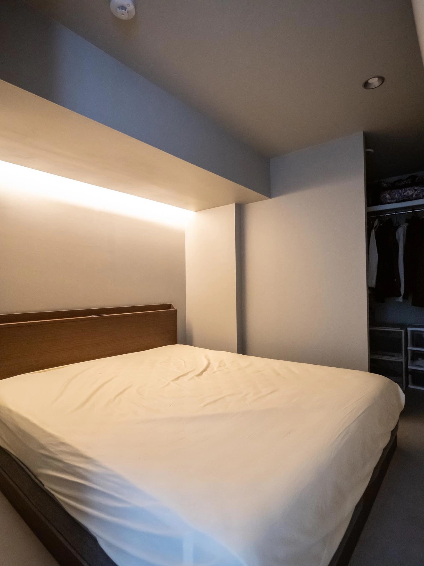 ベッドルーム事例：寝室（小上がり和室のあるモダンな住まい。高層マンションリノベーション。）