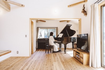ピアノ室 (音がつなぐ家～将来のピアノ室も併設～)