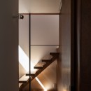 蓮沼の家_旗竿地に建つ光の美しい住まいの写真 階段