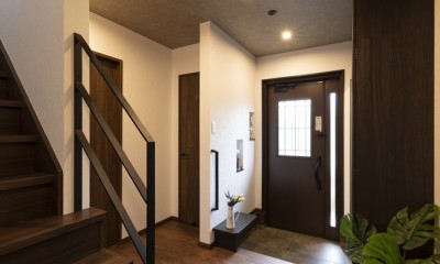 住み慣れたお家をリノベーション (玄関～階段)