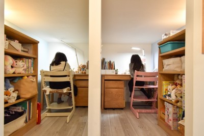 子ども部屋 (品川区 K邸 マンションリノベーション「3人娘と暮らすためのリノベーション」)