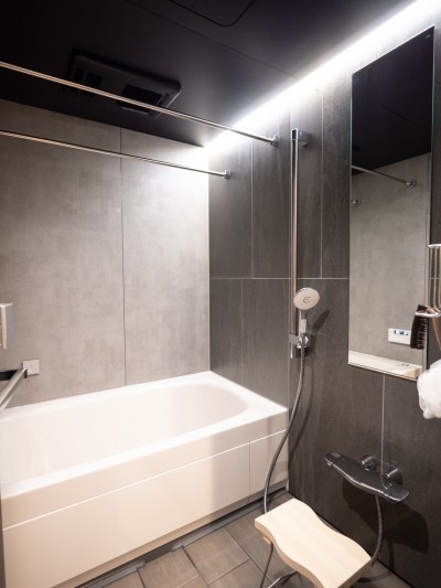 浴室 (ホテルのような空間に日本の伝統美と温もりを加えたリノベーション)