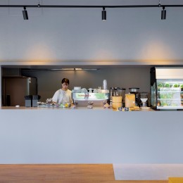 NICOLAO Coffee and Sandwich KUSATSU COCORIVA　草津川跡地の飲食店リノベーション (レジカウンター)