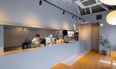 レジカウンター｜NICOLAO Coffee and Sandwich KUSATSU COCORIVA　草津川跡地の飲食店リノベーション