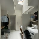 カテドラル廊下の家：空の光と共に暮らすの写真 洗濯・洗面室