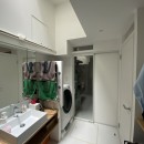 カテドラル廊下の家：空の光と共に暮らすの写真 洗濯・洗面室