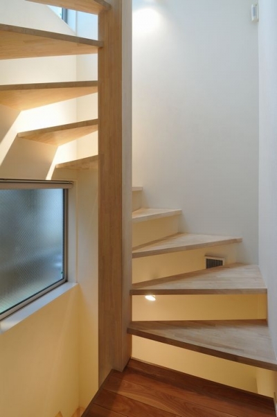 階段 (FU-HOUSE15  en　プライバシーを守りながらまちに開く住宅)