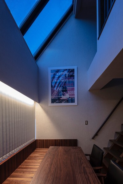 リビング・ダイニング (北新宿・K house 〜織物壁紙とブラインドとオリジナル造作家具と光で満たしたマンション部分リノベーション〜)