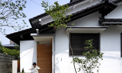 --　震災で傷んだ昭和のよき建築を大改修　--　仁川台の住まい (外観)