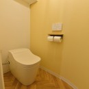 温もり溢れるナチュラルハウスの写真 トイレ