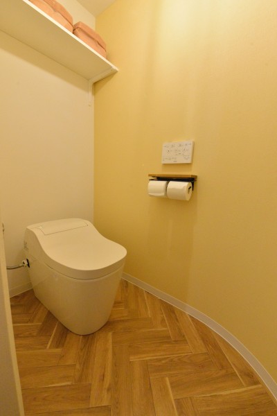 トイレ (温もり溢れるナチュラルハウス)