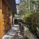 鎌倉扇ヶ谷の住宅の写真 玄関アプローチ