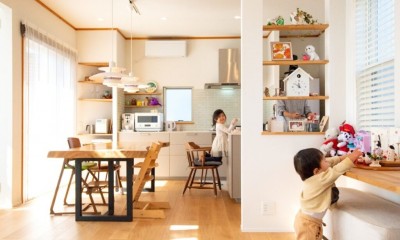 憧れのkitchenhouseが似合う　光溢れるリビングダイニングのある家　part2 (外せない柱を隠したアーチ開口の壁。)