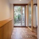 津田山の二世帯住宅(リノベーション)の写真 玄関