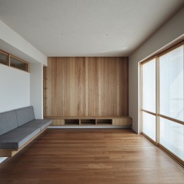 陰影が美しく落ち着きのある住まい -マンションリノベーション- (リビング)