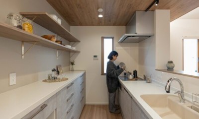 共働き夫婦＋ポメが選んだ築浅戸建てリノベ (キッチン)