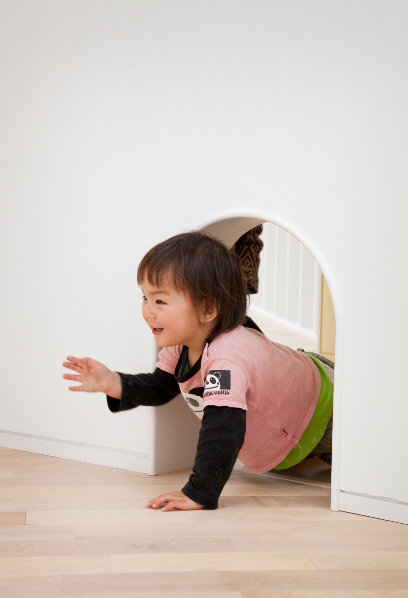 山崎壮一建築設計事務所「「こばとこどもえん」子供が楽しい多面体の空間」