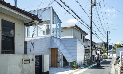 すべての部屋につながる明るい大きな廊下がある家（おおたかの森の住宅） (外観2)