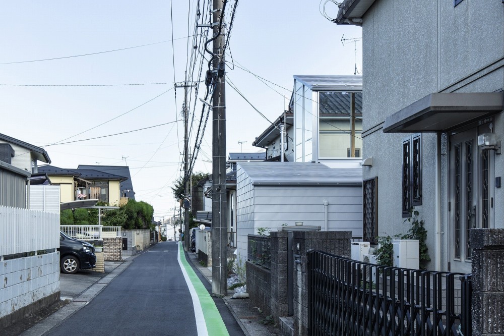 すべての部屋につながる明るい大きな廊下がある家（おおたかの森の住宅） (外観4)