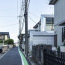 すべての部屋につながる明るい大きな廊下がある家（おおたかの森の住宅）の写真 外観4