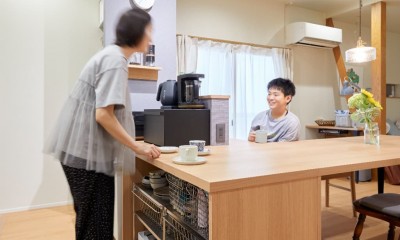 ダイニング｜思い出を住み継ぐ~家族がつながるこだわりの空間~