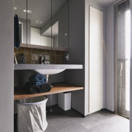 造作カウンター×ライン照明(大阪市T邸 ～タワーマンションをフルリノベ