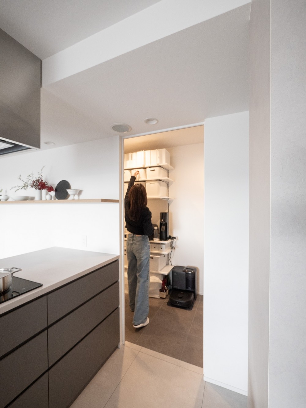 暮らしが自然と整う、動線美を備えた高層階マンションリノベーション - マンションリノベーション事例|SUVACO(スバコ)