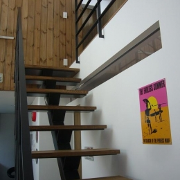 木造三階建て二世帯住宅 (階段・吹き抜け)
