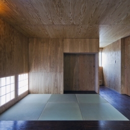 大阪府堺市 I 邸〜経年変化を感じる家づくり .木造２階建てスキップフロア (タタミのスペース)