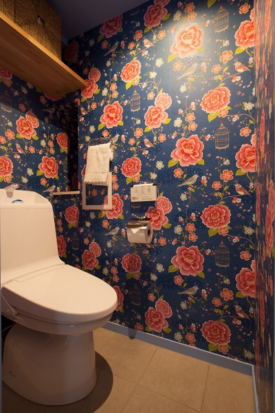トイレ (『primary colors』 ― 一番気持ちのいい場所)