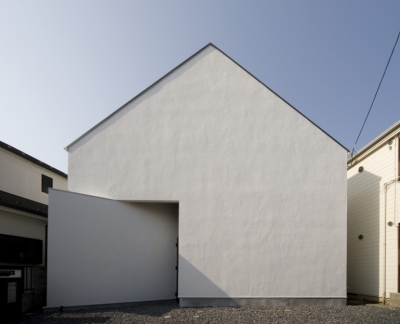 シンプルな家型の外観 (狭小二世帯住宅 OUCHI-01)