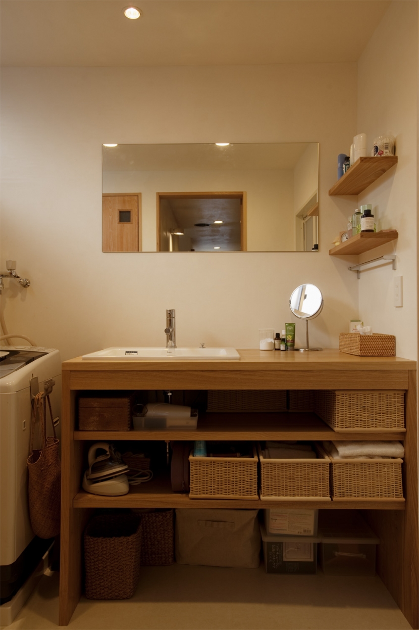 洗面所 ｇ邸 築60年の風合を新しい型で受け継ぐ バス トイレ事例 Suvaco スバコ