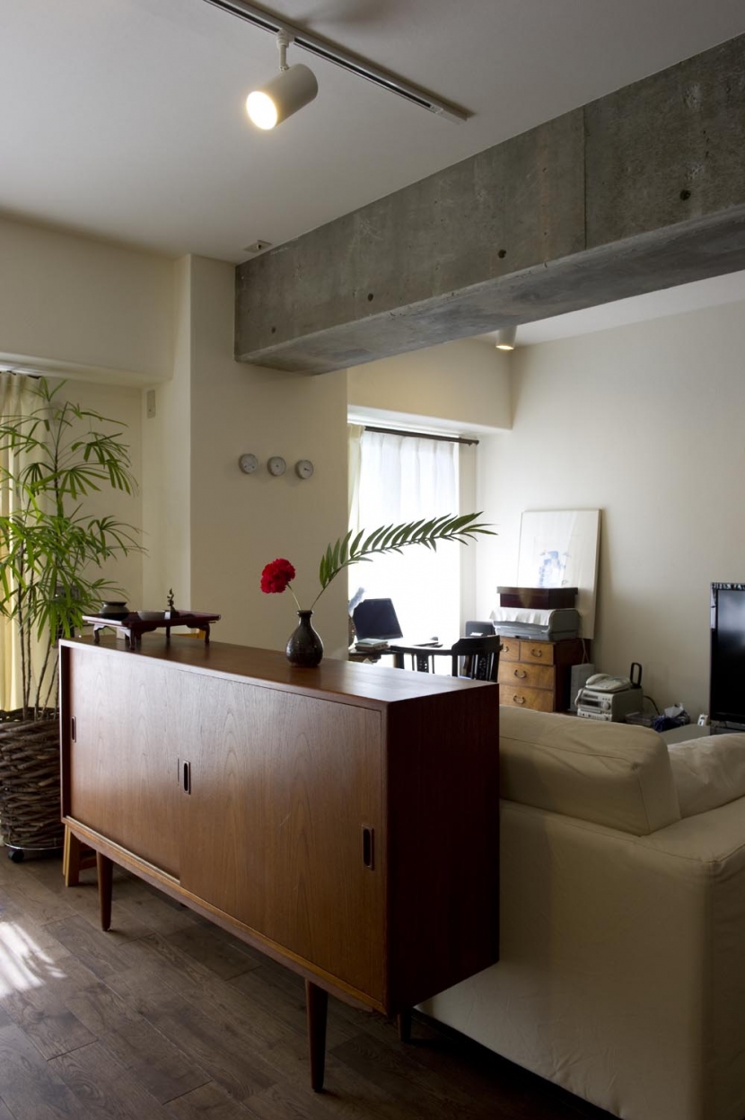 Nr邸 アンティークな家具たちが映えるお部屋に マンションリノベーション事例 Suvaco スバコ