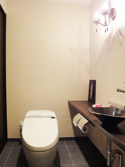 トイレ (case100・リノベーションで手にいれた、ホテルライクな暮らし。)
