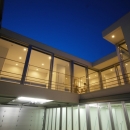 横浜のコートハウスの写真 夜景上下階