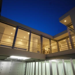 夜景上下階 (横浜のコートハウス)